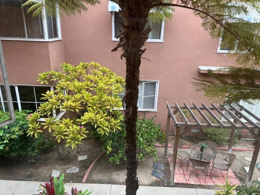 Manuel Y Sonia-La Casa De Los Angeles Long Beach Dış mekan fotoğraf